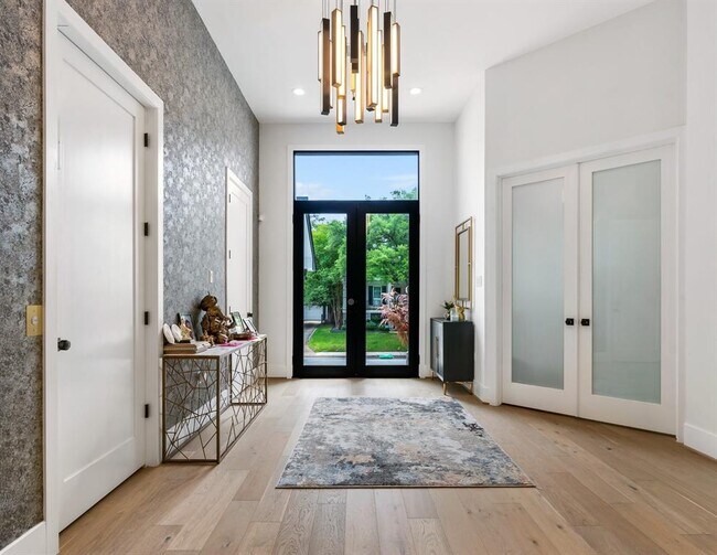Foto del edificio - 1011 Wynnwood Ln