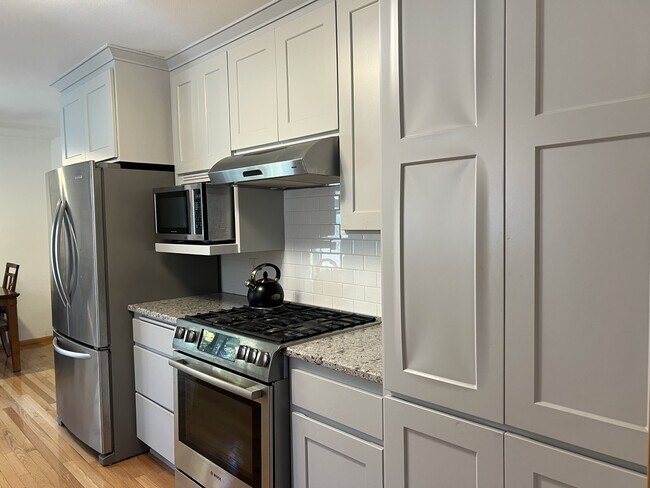 Foto del edificio - 820 Takena St SW