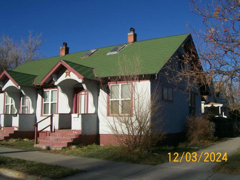 Primary Photo - 221 E Callender St