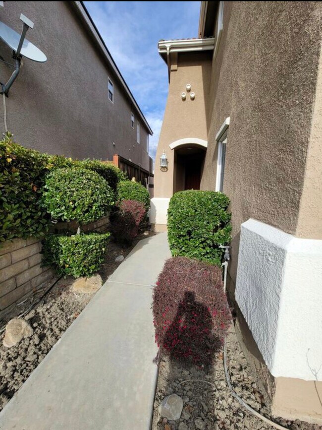 30354 Cedar Oak Ln, Castaic, CA 91384 House Rental in Castaic, CA