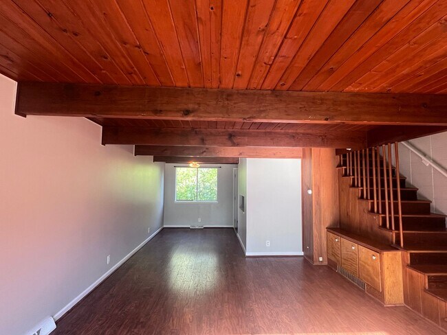 Foto del edificio - 1345-1351 Northfield Ave NE