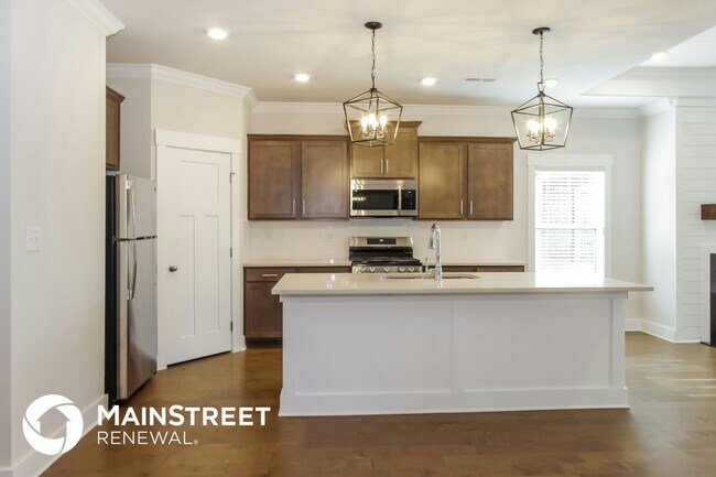 Foto del edificio - 14705 Greenleaf Dr