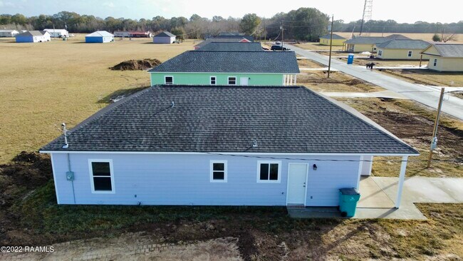 Building Photo - 150 Le Village Loop