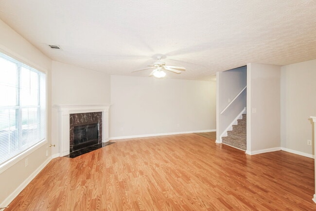 Foto del edificio - 740 Shadow Lake Dr