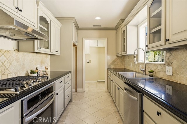 Foto del edificio - 7218 Enfield Ave