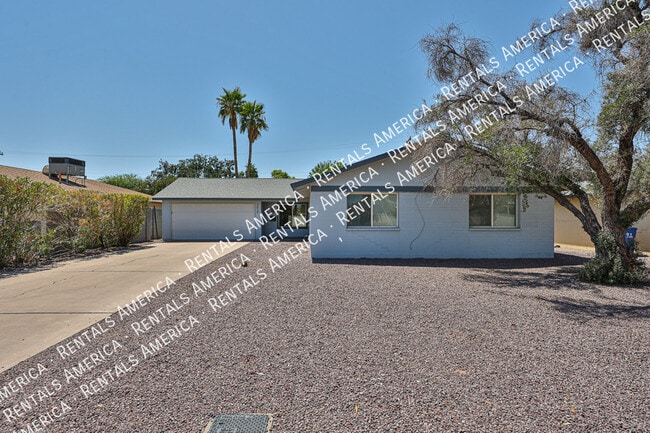 Building Photo - 3614 S Newberry Rd