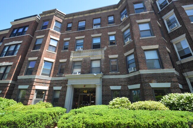 Foto del edificio - 90 Brainerd Rd