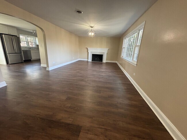 Foto del edificio - Radford 3 Br/2.5 Ba, Available for rent