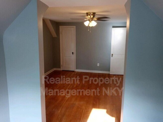 Building Photo - 98 Pleasant Ridge Ave