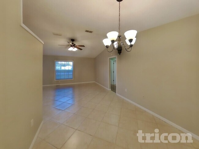 Foto del edificio - 1374 Godfrey Ave