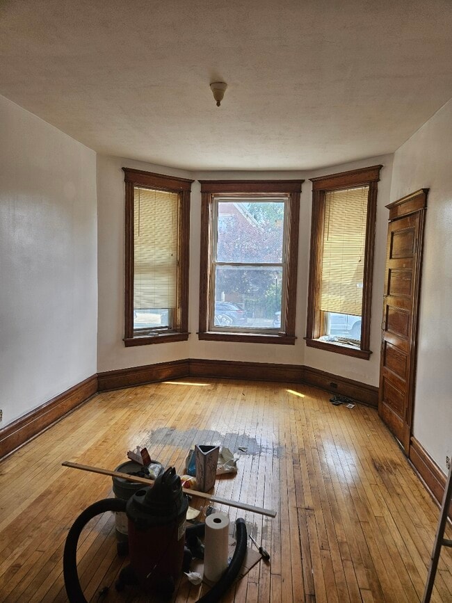 Building Photo - 2332 W 25th St