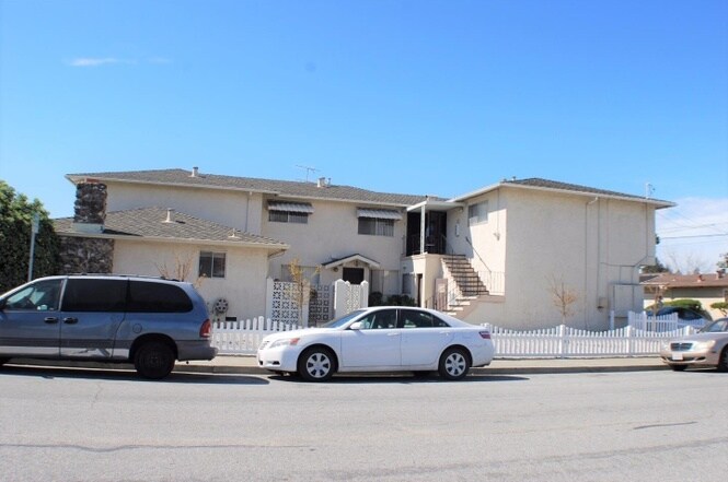 Foto del edificio - 2825 Malabar Ave