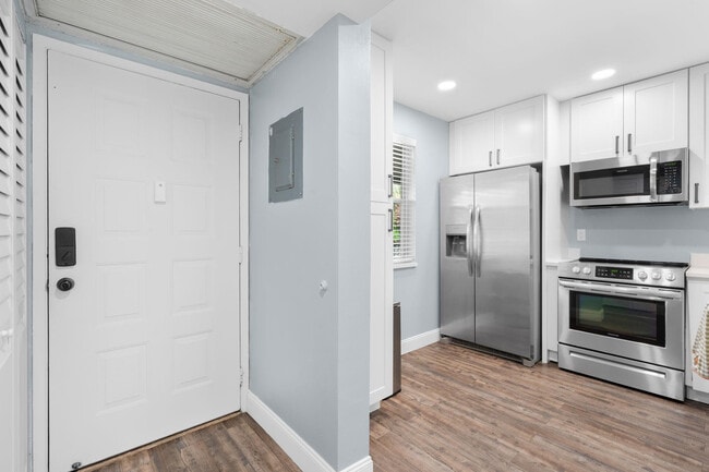 Foto del edificio - 8800 Royal Palm Blvd