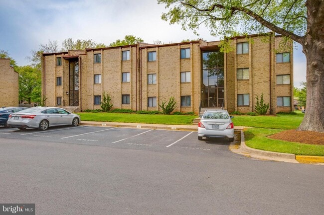 Building Photo - 10626 Provincial Dr