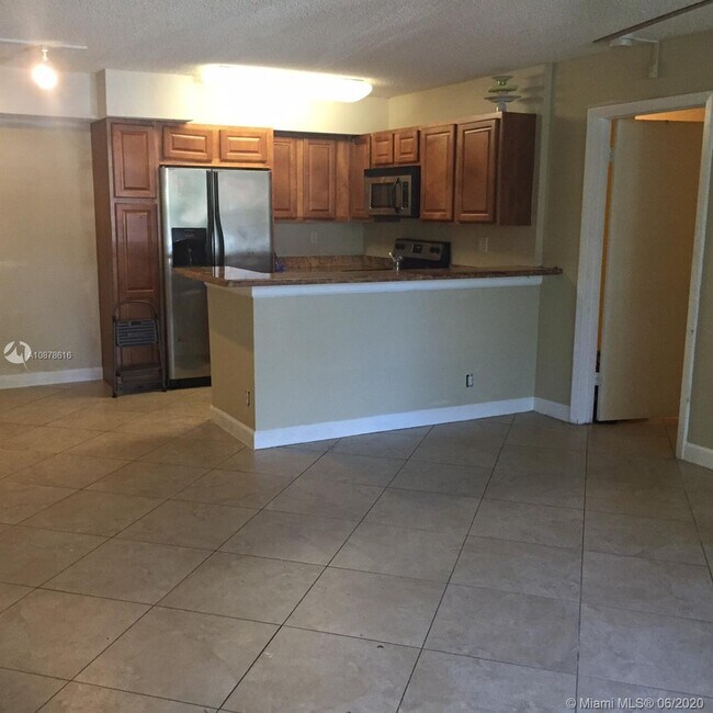 Foto del edificio - 831 Lyons Rd