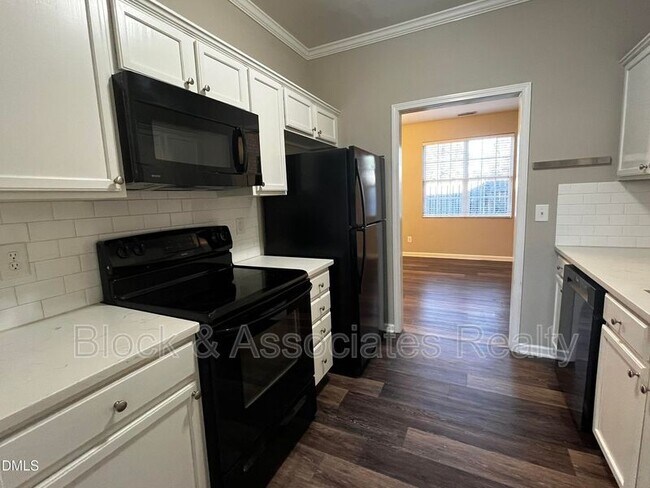 Foto del edificio - 844 Horton Rd