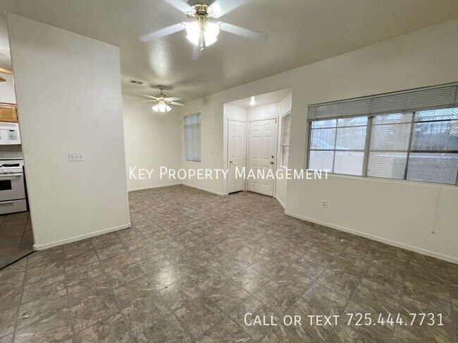 Building Photo - BEAUTIFUL 3 BED, 2.5 BATH TOWNHOME LOCATED...