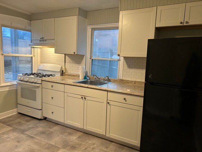 Building Photo - Beautiful 3 Bedroom Home in Lancaster City!