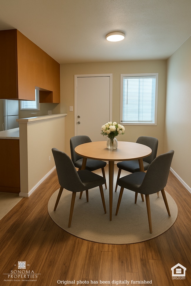 Foto del edificio - Charming 2BD/1.5BA Duplex