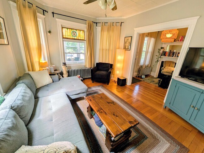 Photo - 621 Fellsway (Medford, MA) Apartment