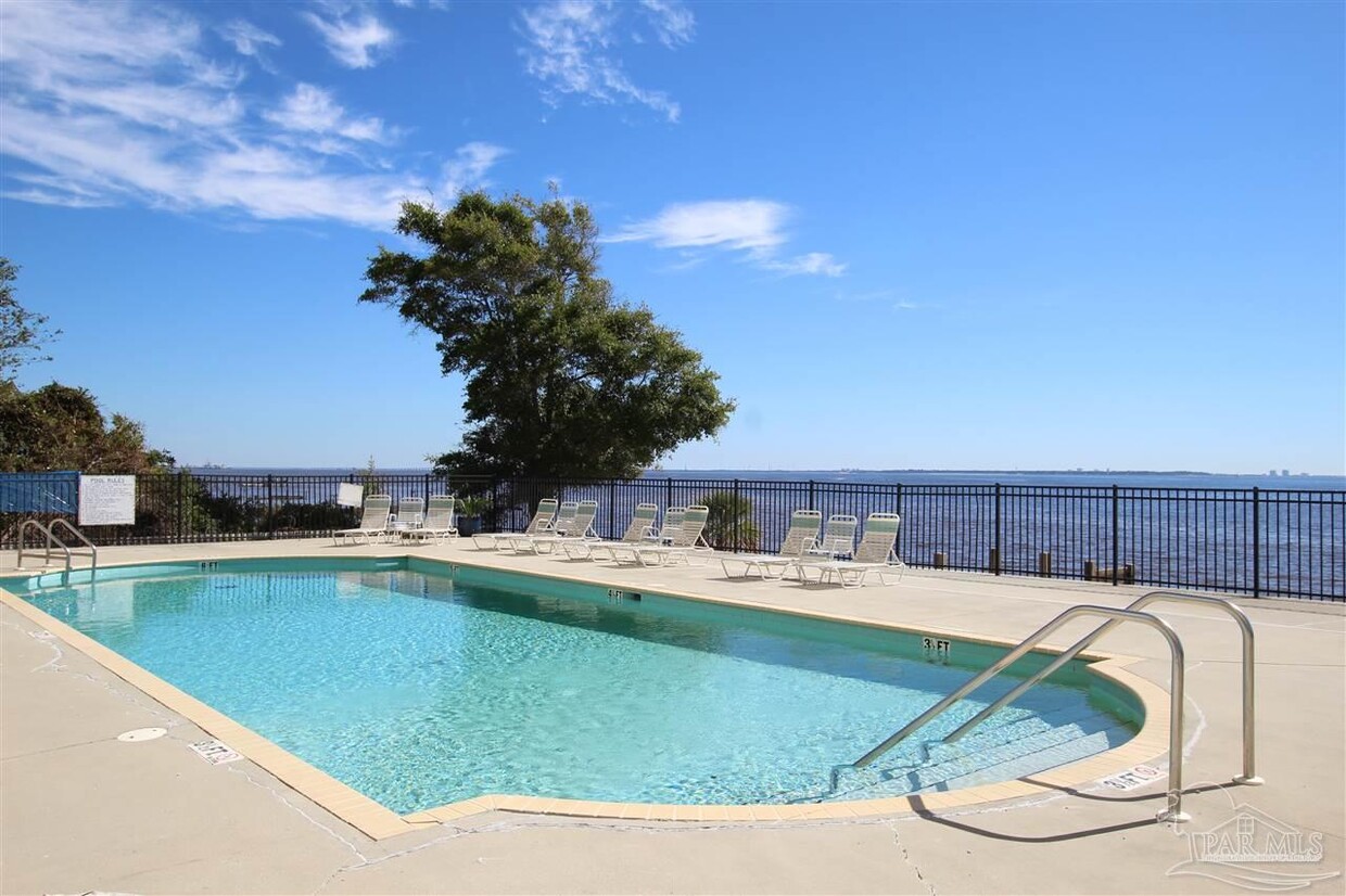 825 Bayshore Dr Unit 407, Pensacola, FL 32507 - Condo for Rent in ...