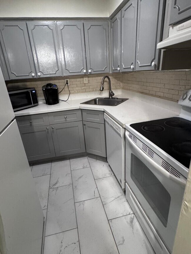 Foto del edificio - 2595 Marilee Ln