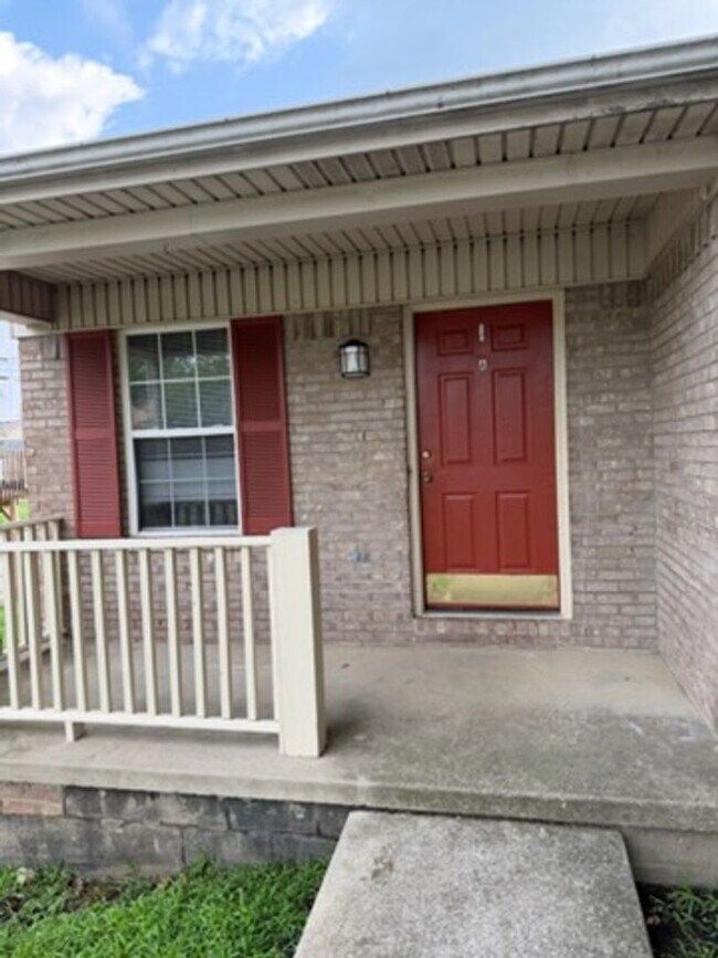 Building Photo - 207 Aqueduct Dr