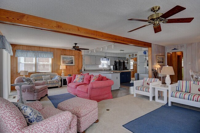 Building Photo - Croatan- Across from the Beach!