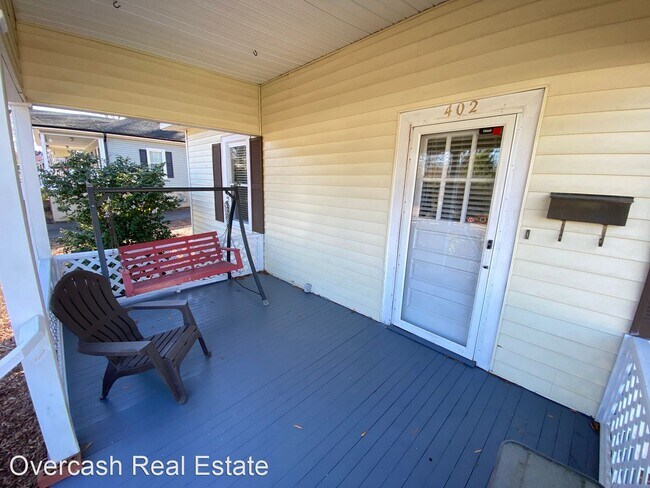 Building Photo - 3 br, 1 bath House - 402 E 4th St