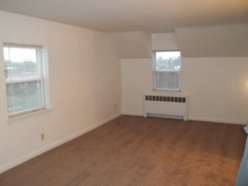 319 MacDade Boulevard Unit 2F, Folsom, PA 19033 Room for Rent in