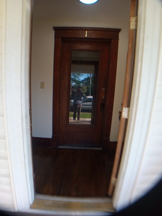 Foto del edificio - 220 W Lapeer St