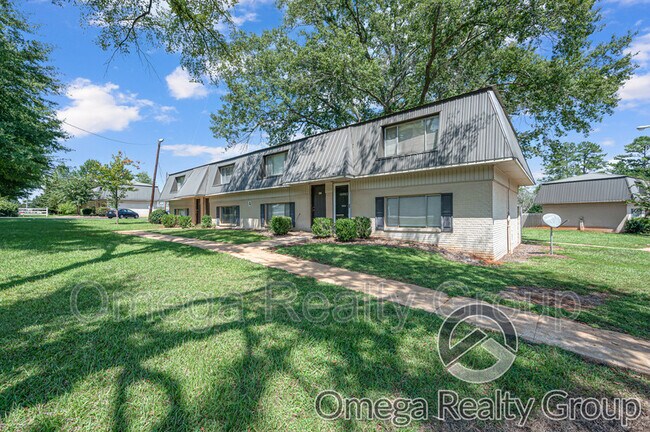 Building Photo - 1300 Coosa Pines Dr
