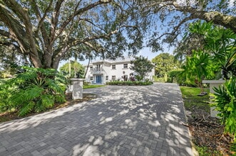 Building Photo - 2900 Greenbriar Blvd