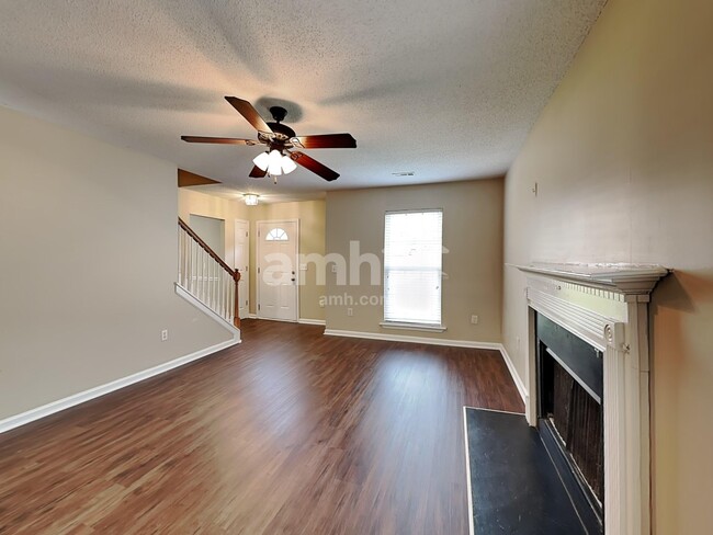 Building Photo - 295 W Pheasant Hill Dr