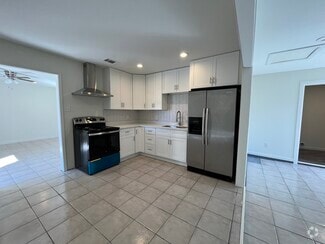 Building Photo - 1021 Sandalwood Dr