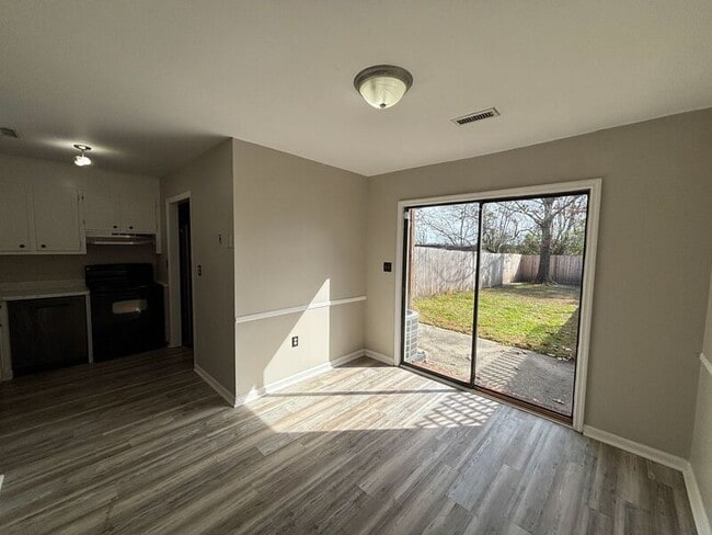 Foto del edificio - 5039 Popperdam Creek Dr