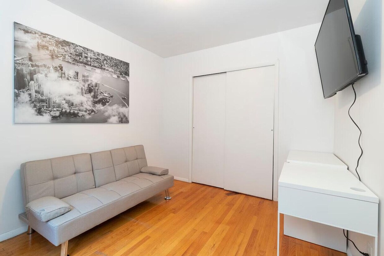 Foto principal - 304e E 95th St