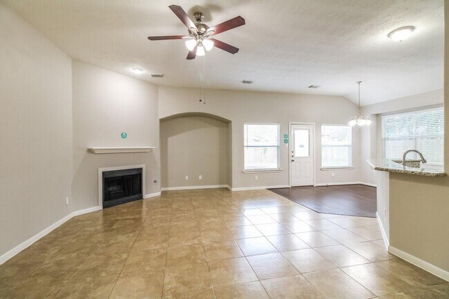 Building Photo - 25319 Laurel Green St