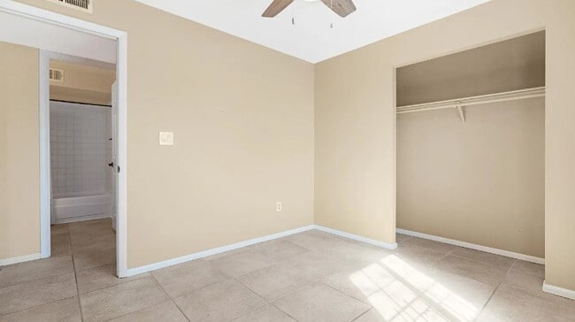 Building Photo - 237 E Oxford Dr