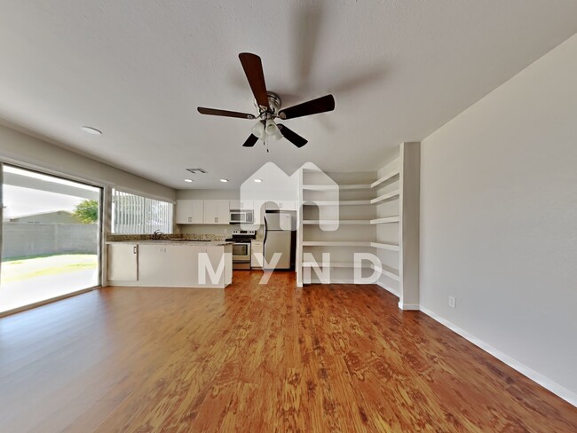 Foto del edificio - 725 W Utopia Rd