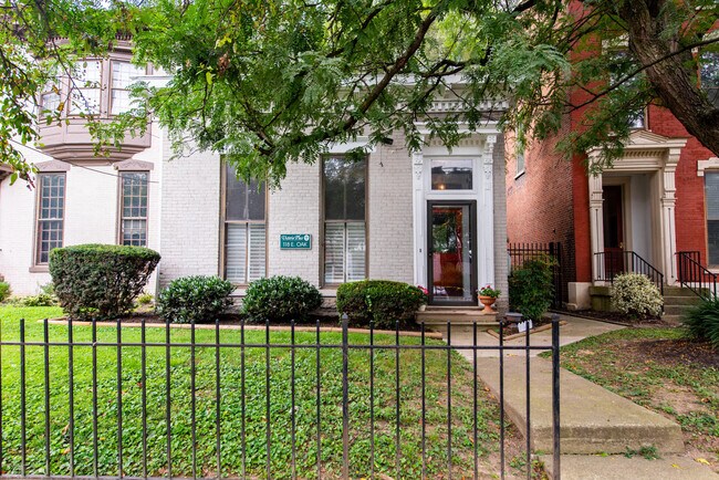 Foto del edificio - 118 W Oak St