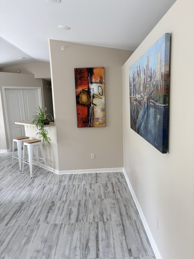 Building Photo - 257 Skyview Ct