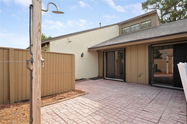 Building Photo - 244 Pleasant Wood Dr