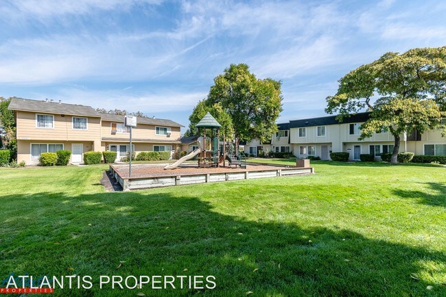 Building Photo - 2 br, 1.5 bath House - 458 Don Marco Court