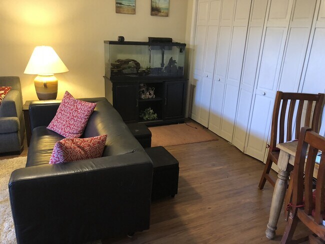 Building Photo - 16867 Ave 328