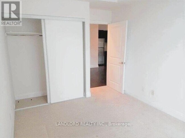 Photo du bâtiment - 3520-3520 Danforth Ave