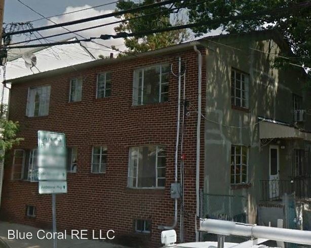 Primary Photo - 1020 Hudson St
