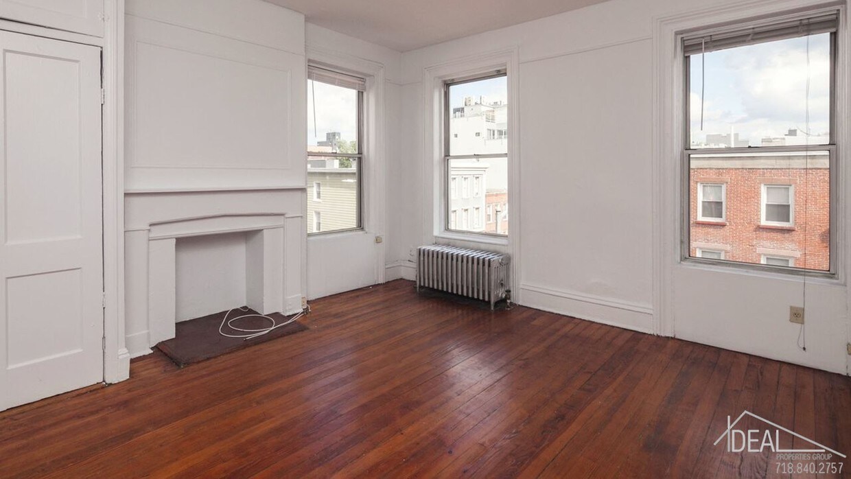 Primary Photo - 556 Driggs Ave