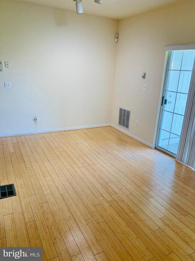Building Photo - 14282 Hampshire Hall Ct