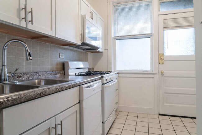 Foto del edificio - Uptown / Ravenswood - Studio - w/ Deck